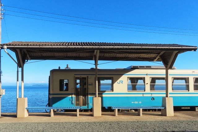 「あいの風とやま鉄道」での快適な旅を！時刻表から最新の車両情報まで徹底解説